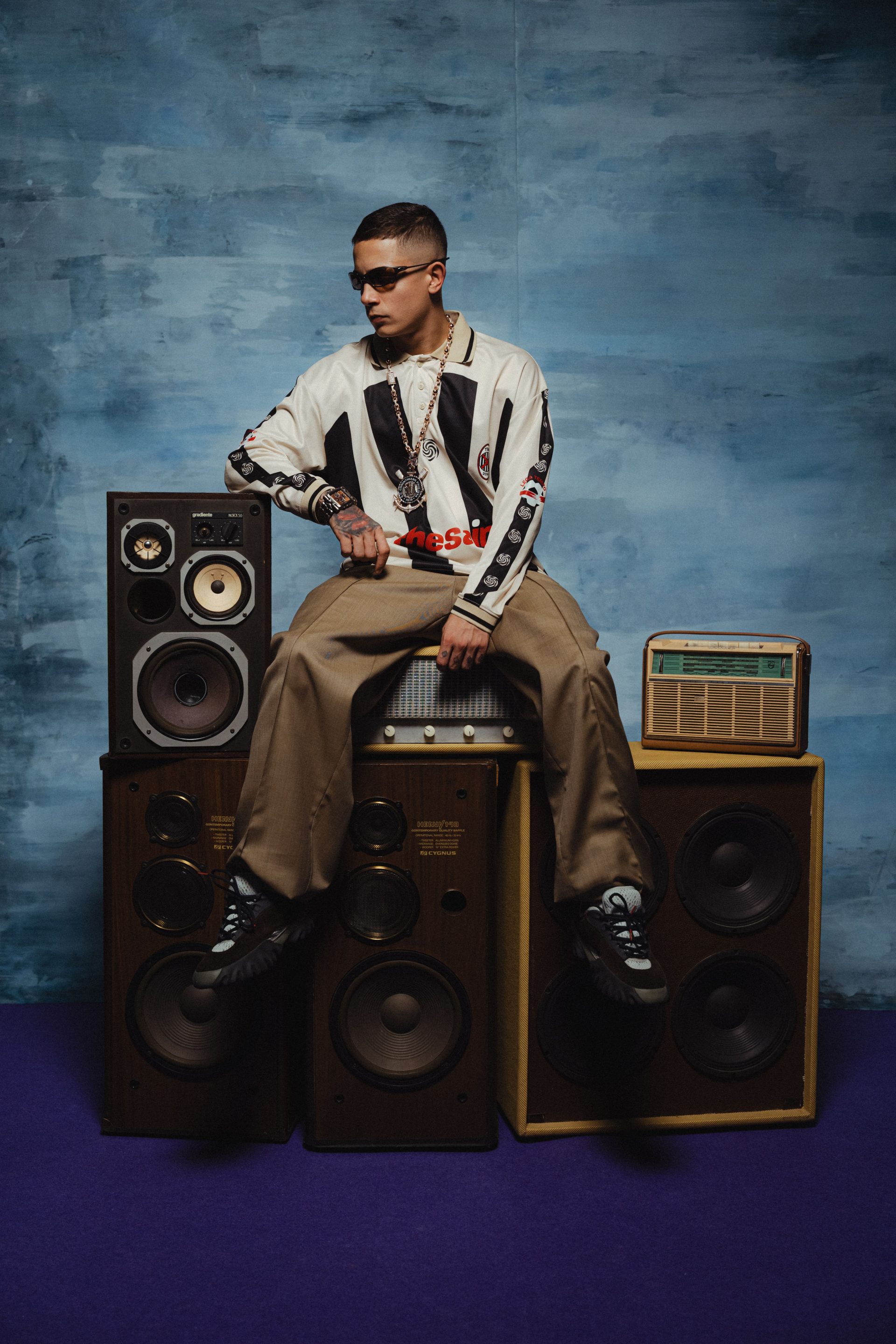 MC Hariel lança o single “Outono” e anuncia o álbum “Aplausos Não Pagam As Contas”